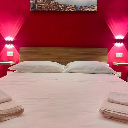 Domus Pisanelli Hotel Наполи Екстериор снимка