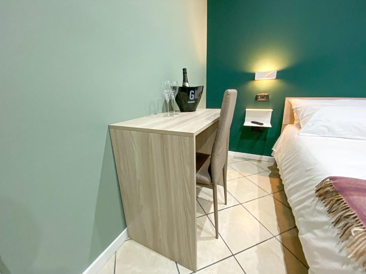 Domus Pisanelli Hotel Наполи Екстериор снимка