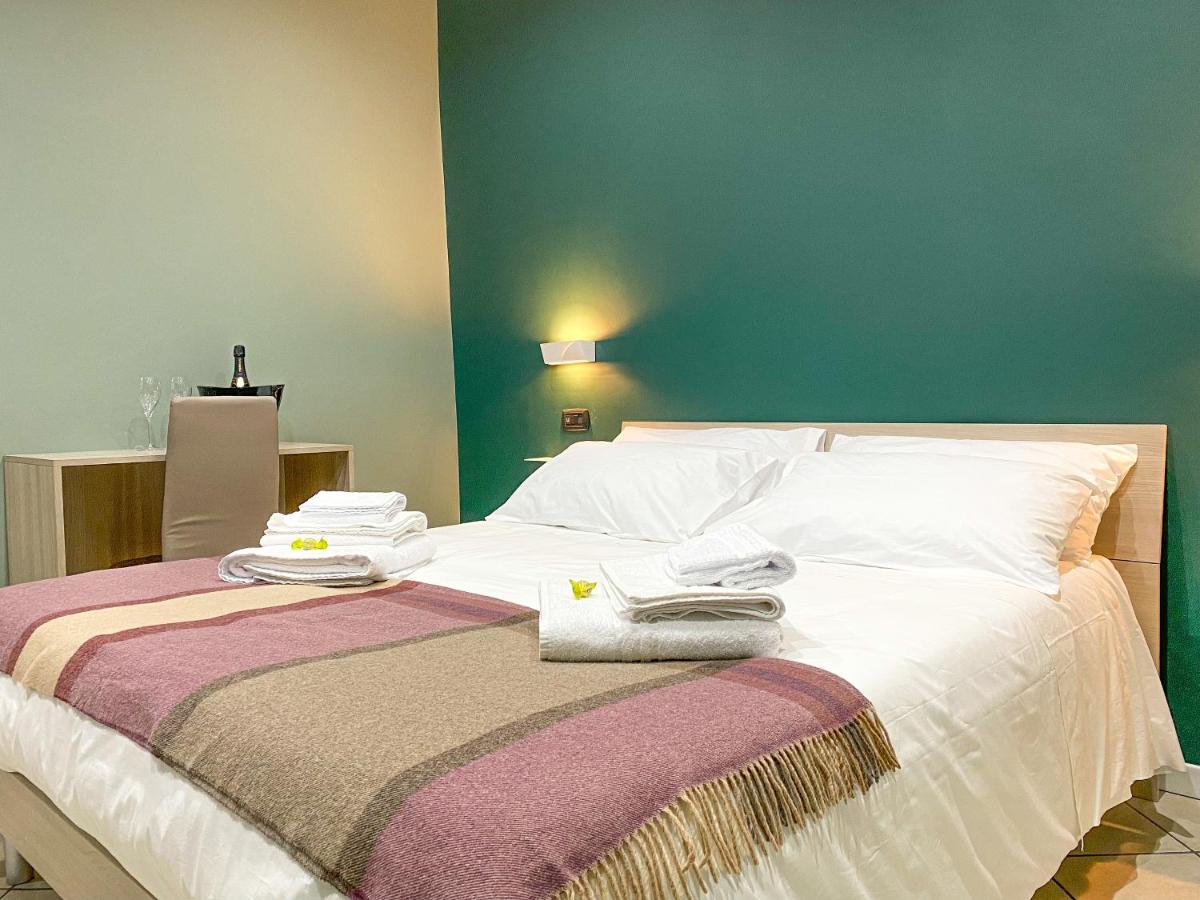 Domus Pisanelli Hotel Наполи Екстериор снимка