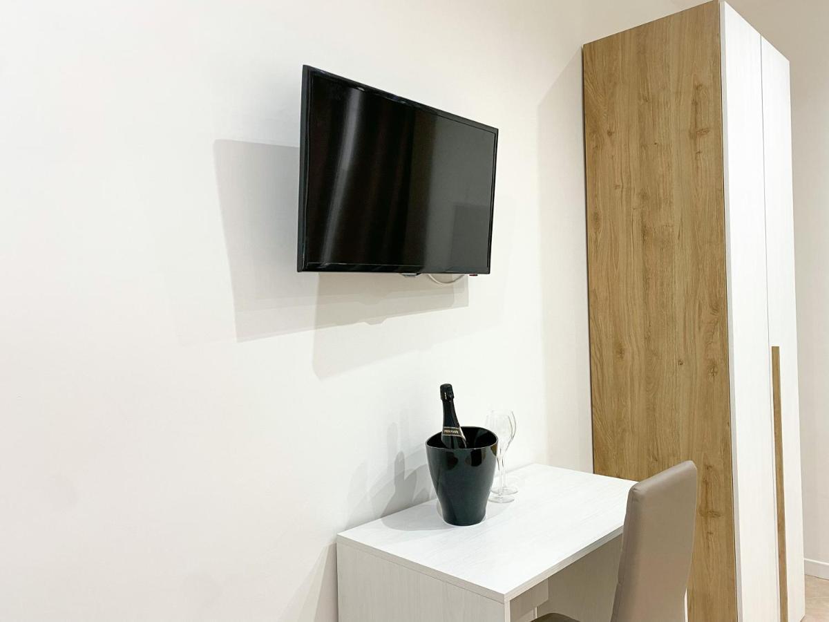 Domus Pisanelli Hotel Наполи Екстериор снимка