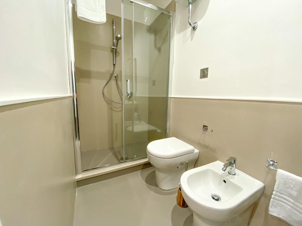 Domus Pisanelli Hotel Наполи Екстериор снимка