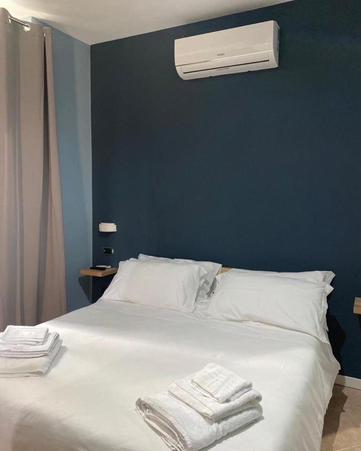 Domus Pisanelli Hotel Наполи Екстериор снимка