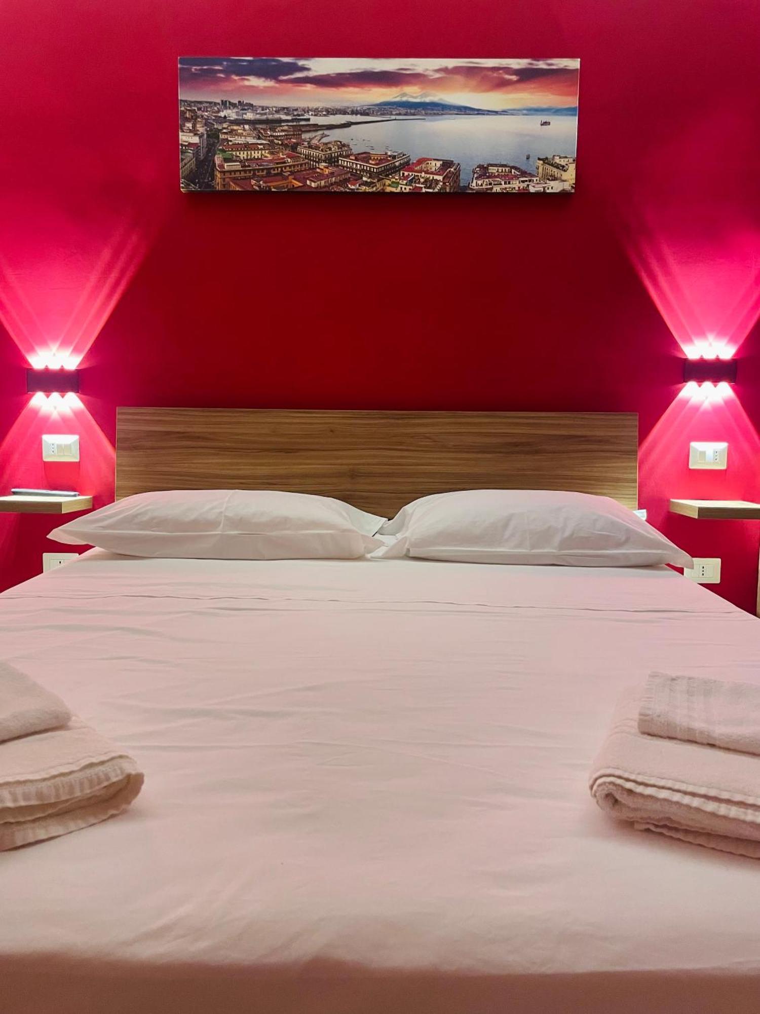 Domus Pisanelli Hotel Наполи Екстериор снимка