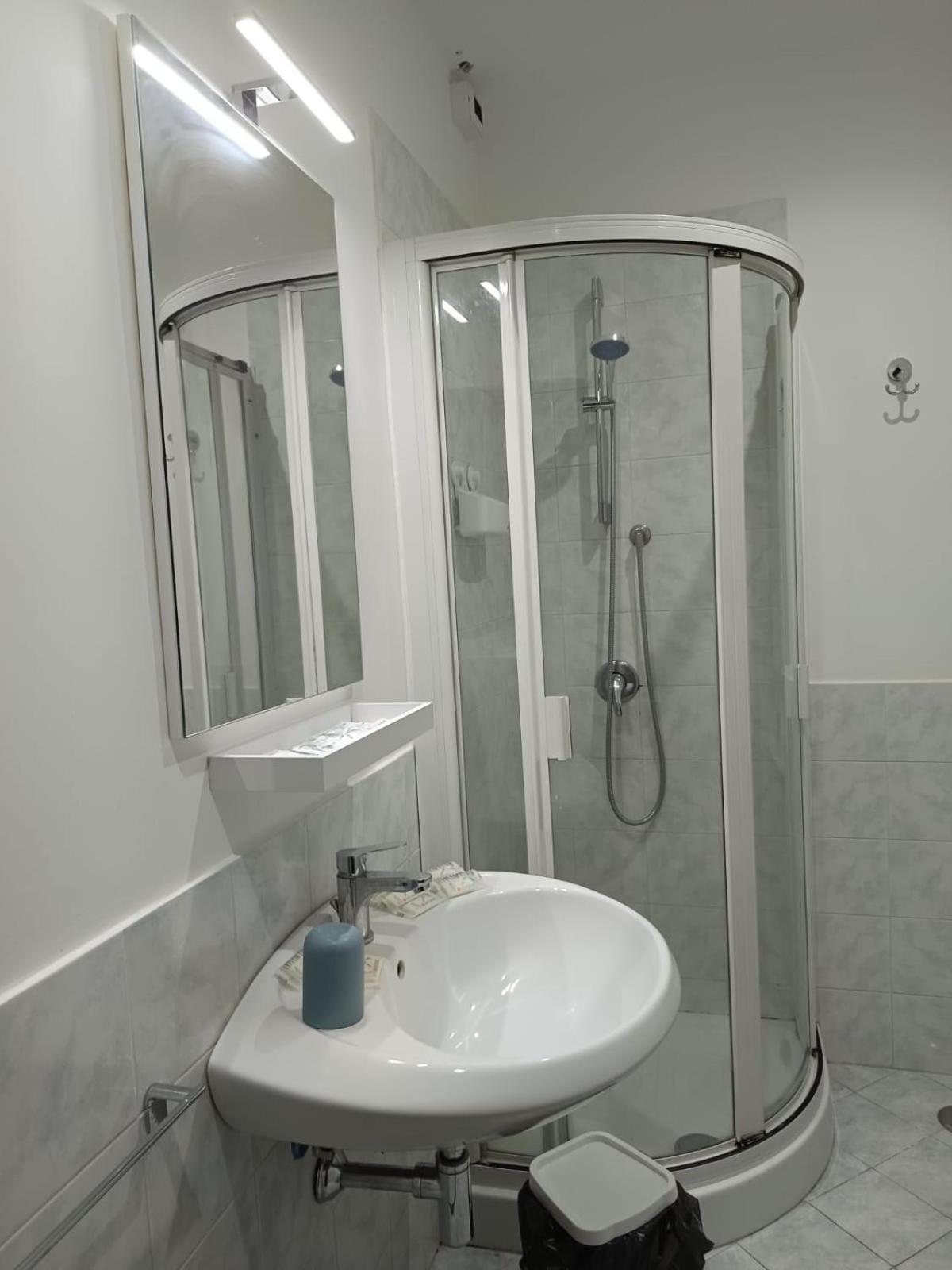 Domus Pisanelli Hotel Наполи Екстериор снимка