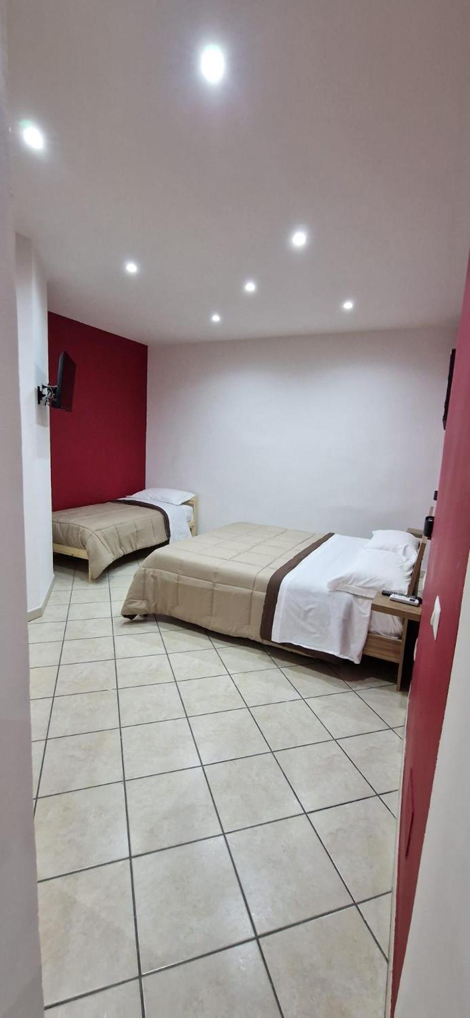 Domus Pisanelli Hotel Наполи Екстериор снимка